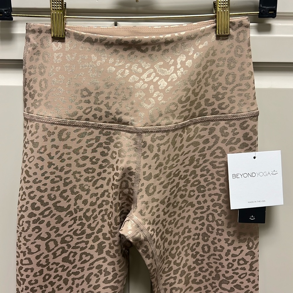 Beyond Yoga NWT leggings size small